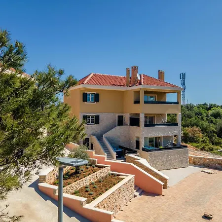 Apartment Teona Luxury With Jacuzzi And Garden View