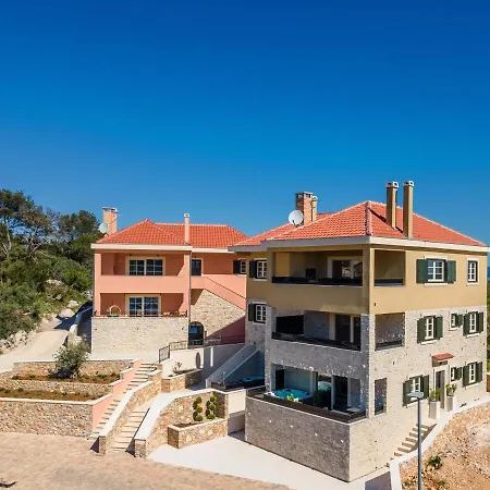 Apartment Teona Luxury With Jacuzzi And Garden View