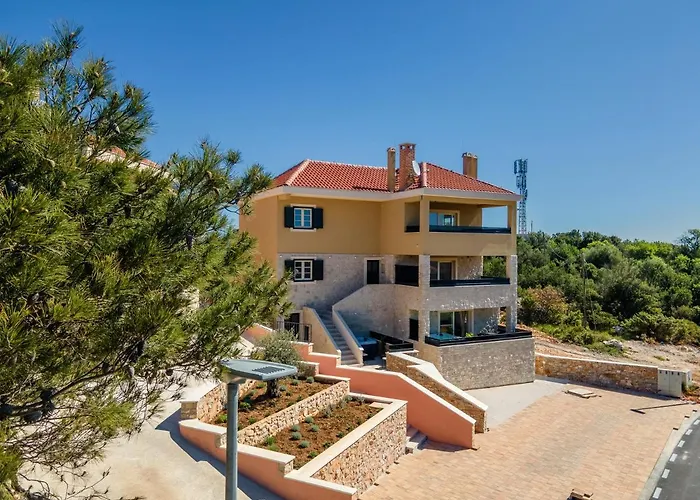 Apartman Teona Luxury With Jacuzzi And Garden View