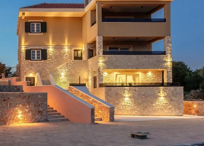 Teona Luxury With Jacuzzi And Garden View * סאלי
