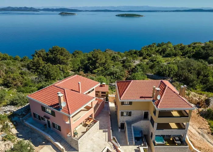 Teona Luxury With Jacuzzi And Garden View Apartman